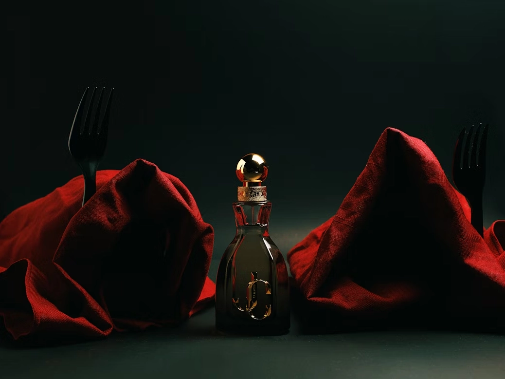 Perfume and fashion complementing each other in personal style